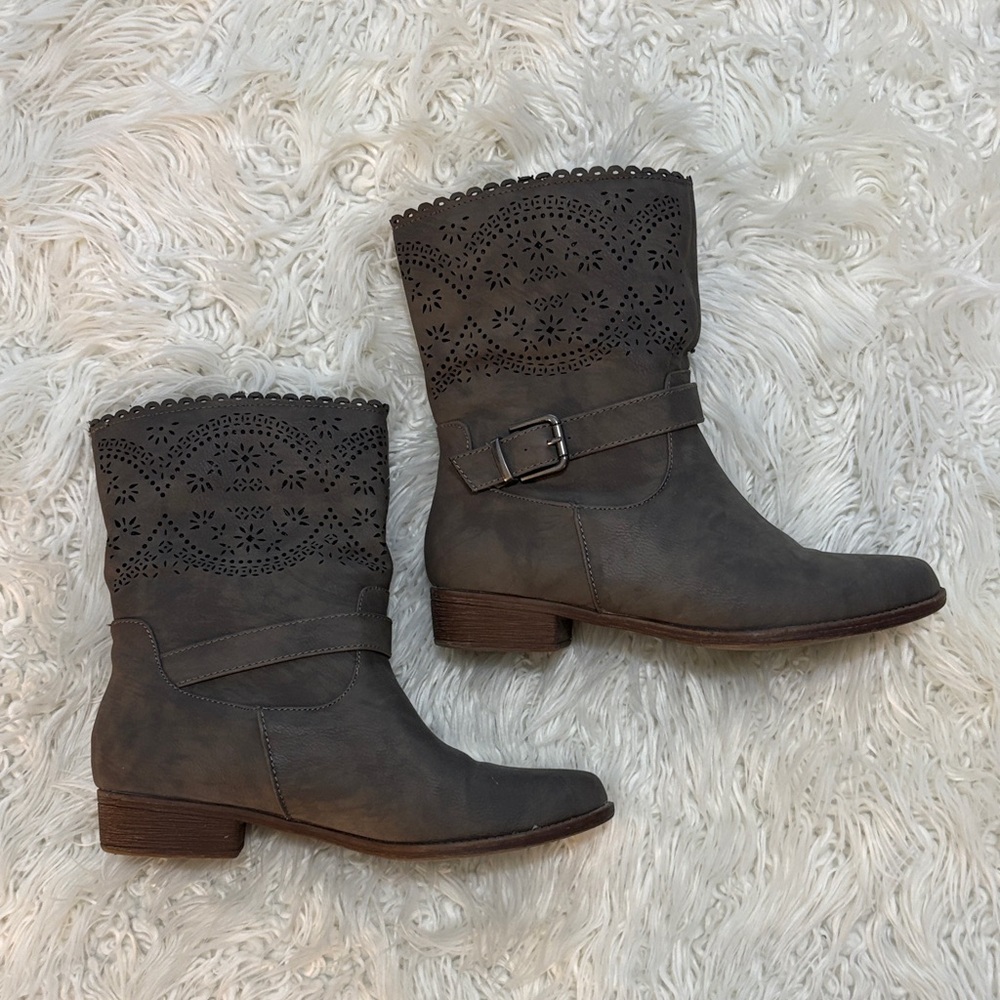 Shoe Dazzle Gray/Brown Ankle Boots with Laser Cut Design